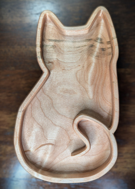 Crafted from premium Appalachian curly maple wood and finished with a food-safe conditioner, this tray is perfect for food, tobacco, keys, coins, and jewelry.